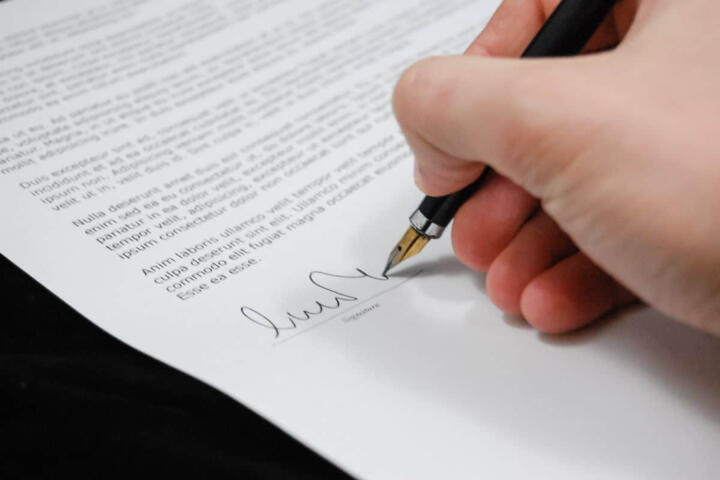 Spotting the Hidden Clauses in Subscription Terms