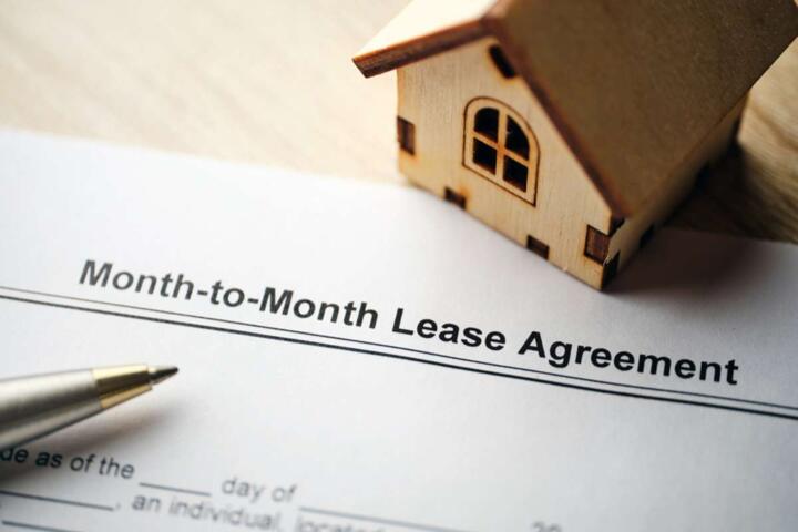 Fixed-Term vs Month-to-Month Agreements
